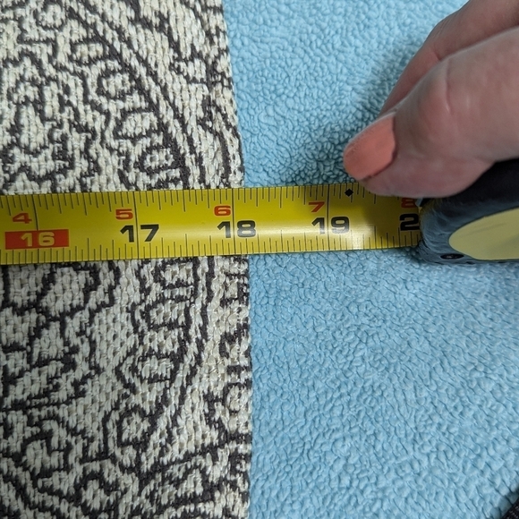 Brand New - (2) La-Z-Boy 18x18 Accent Pillow Covers Paisley Motif - Picture 4 of 14